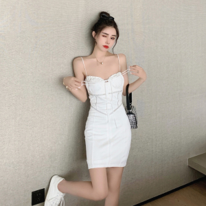 性感抹胸吊带连衣裙女士夏季2020年新款白色短裙气质收腰显瘦裙子