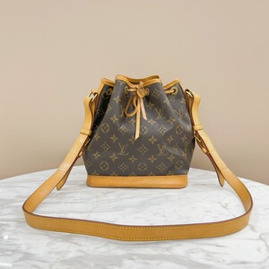 2号:lv老花水桶bb,97新,公价约11000