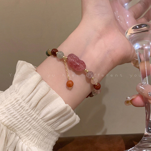 天然彩发晶石草莓晶貔貅手链女新中式高级感串珠手串小众设计手饰
