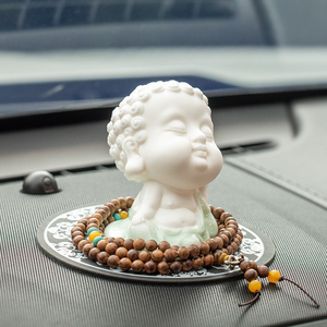 创意个性弥勒佛如来佛祖陶瓷禅意保平安汽车摆件车载车内车上装饰
