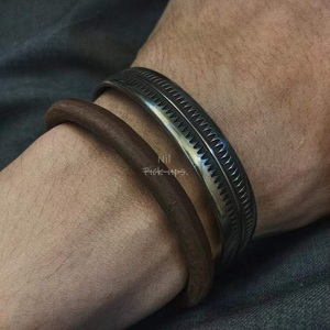 现货 undercover uc高桥盾 锯齿纹身 925银手镯 金银两色 余文乐