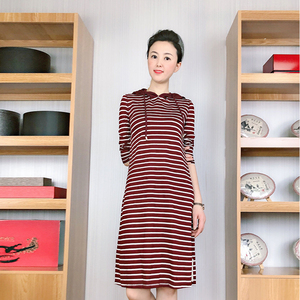 k&ch/纤牌女装秋冬新款修身显瘦针织休闲连帽条纹连衣裙卫衣裙