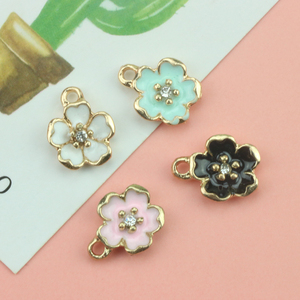 00杨啊柳?淘宝多款合金滴油点钻圣诞树吊坠diy手工饰品手链