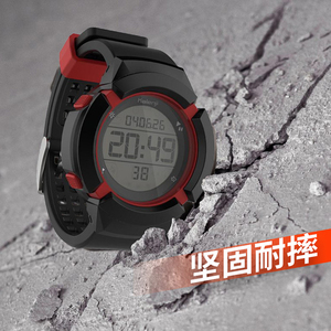 迪卡侬运动手表男女w700数字式中学生潮酷电子表防水防撞耐摔runa