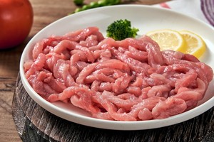 中粮 亚麻籽猪肉精肉丝240g 冷鲜肉 生鲜猪肉猪腿肉猪肉丝