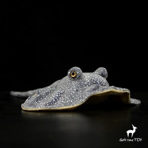 可爱老板鱼公仔仿真豹纹魟超萌鳐鱼玩偶仿真海洋动物毛绒玩具礼品