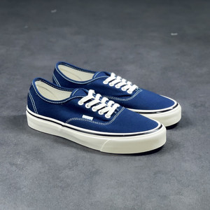 2021年万斯范斯经典纯色夏季深蓝色安纳海姆低帮帆布鞋男女鞋系带
