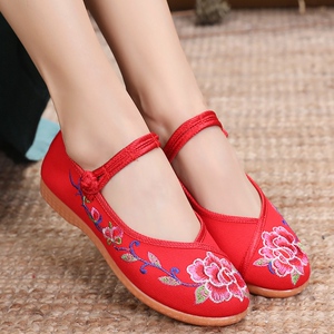 北京布鞋女红色