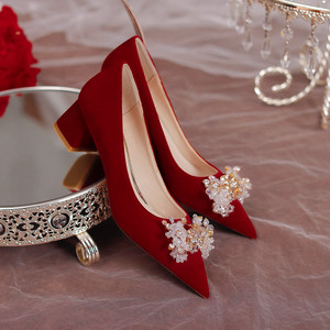 归艺粗跟婚鞋女秀禾主婚纱两穿新款中式红色不累脚孕妇可穿新娘鞋