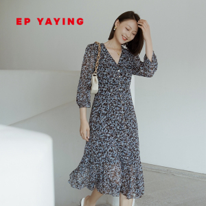 epyaying 雅莹 气质修身v领浪漫碎花连衣裙2021春夏新款4557a