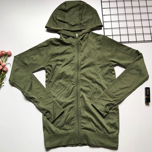 2020外贸瑜伽服上衣女跑步训练运动外套带帽秋冬透气速干健身衣服