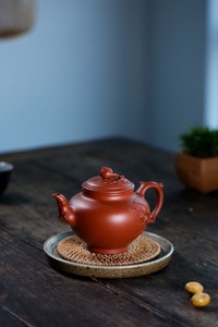 壶影紫砂宜兴原矿紫砂壶国工李立华老师作品寿桃报春大红袍350cc