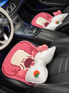 汽车坐垫可爱草莓熊冬季加绒网红女士高级感车内座垫加热保暖通用