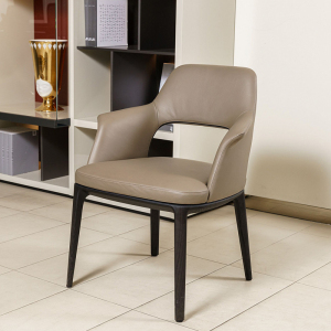 意式真皮餐椅餐厅家用现代简约单人扶手椅实木书椅化妆椅洽谈椅子