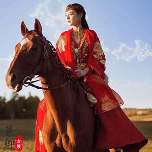 东宫小枫同款古装大红色女武侠沙漠异域风情舞蹈演出服骑马郡主服