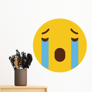 k哭黄色可爱卡哇伊聊天网聊表情包插案墙贴纸装饰画可移除贴画