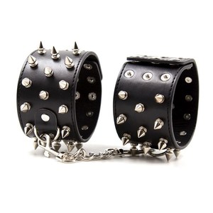 sm情趣用品情趣皮革带铆钉尖钉手铐脚铐调教男m女奴束缚捆绑工具