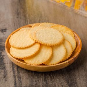 思朗黄金薄饼薄脆饼干酥脆香葱牛奶椰子芝麻味