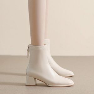 软皮白色法式小短靴女瘦瘦靴粗跟新款春季中筒靴马丁靴女靴高跟鞋