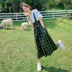 绿色格子背带裙女2022夏季新款设计感小众高腰显瘦气质吊带连衣裙