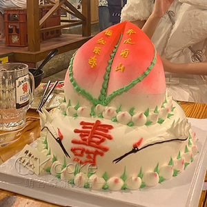 老人祝寿生日寿桃蛋糕