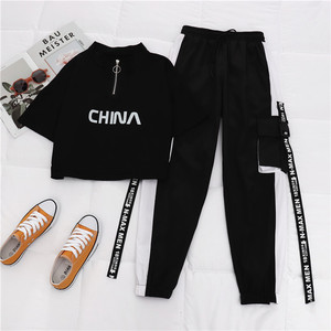 短袖搭配工装裤