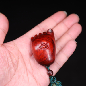 知足常乐男女士手把件文玩随身把玩件小叶紫檀木头小脚丫钥匙扣