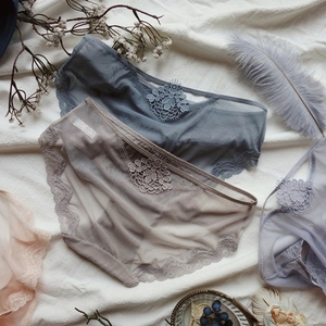 丁字三角火辣女性丁字裤中腰情趣裤头蕾丝内裤真人漏毛透视