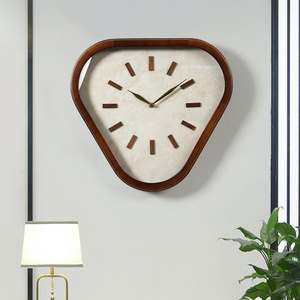 创意新中式复古实木三角形挂钟装饰客厅卧室大气墙面装饰钟表