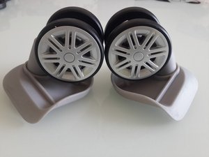 拉杆箱行李箱万向轮高质量老式更换轮胎车轮子潮流橡胶套女士消音