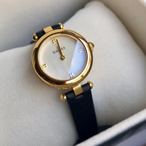 正品gucci/古驰手表女表古奇珍珠贝母小表盘石英腕表新款ya141405