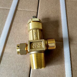 氧气瓶阀门全铜钢瓶配件实用安全规格齐全带手柄供氧安全手轮包邮