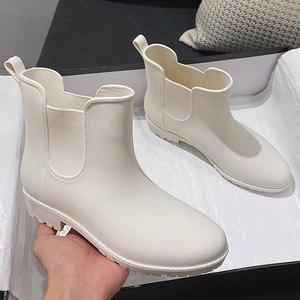女性套鞋加厚绒保暖水鞋短筒雨靴女式时尚款外穿成人防滑胶鞋2022