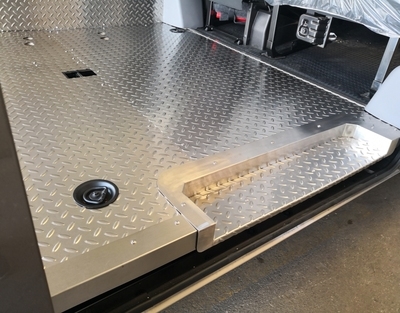 好车友车品专营店天猫全顺改装不锈钢汽车铝地板大通v80依维柯得意