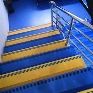 pvc楼梯踏步台阶防滑条整体踏步 幼儿园楼梯 塑胶踏步垫板pvc地胶