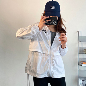 2021夏季耐克运动防晒衣女连帽户外防紫外线透气轻薄皮肤衣服外套