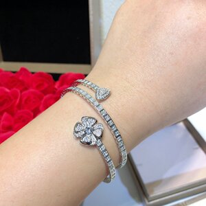 bvlgari/宝格丽经典花朵系列手镯满钻四叶草开口fiorever手环手链