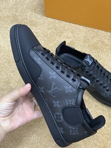 louis vuittonlv路易威登 lv字母老花系带圆头休闲运动鞋板鞋男鞋