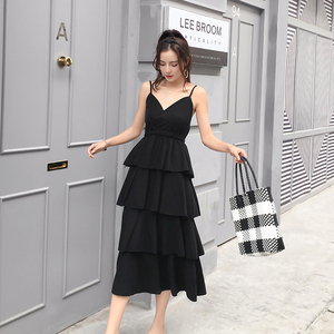 泰国三亚新款海边度假法式赫本风黑色蛋糕连衣裙气质修身吊带裙子