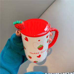 可爱草莓水杯子少女心陶瓷杯带盖勺学生家用早餐马克杯办公室ins