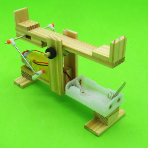 小制作电动跷跷板