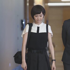 何以笙箫默唐嫣赵默笙同款黑白拼接披肩半袖衬衫蝴蝶结百褶半身裙