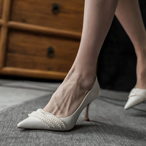 白色高跟鞋2024年新款女气质法式小方跟珍珠单鞋婚礼婚鞋新娘鞋
