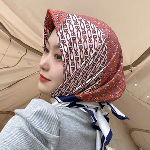 秋冬新款围巾女90*90cm斜纹绸缎大方巾快手网红同款包头丝巾时尚