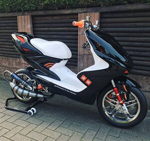 鬼火踏板福喜125c一代三代白幽灵四目鲨鱼战速爆改燃油助力摩托车