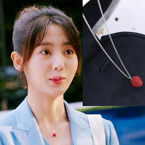 乌鸦小姐与蜥蜴先生同款项链邢菲姜小宁925纯银草莓锁骨链吊坠女