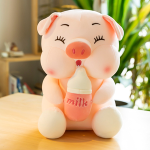 网红新款坐版嘟嘟猪抱奶瓶猪玩布公仔大号可绒玩具偶娃娃超萌毛爱