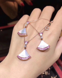 bvlgari/宝格丽扇贝项链18k玫瑰金扇形小裙子白贝母粉钻项链女