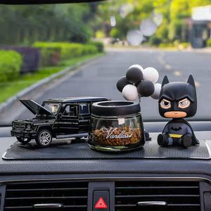 小车前台摆件汽车2021新款男士个性精致工作台装饰品车载高端大气