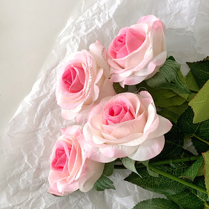 粉色玫瑰假花
